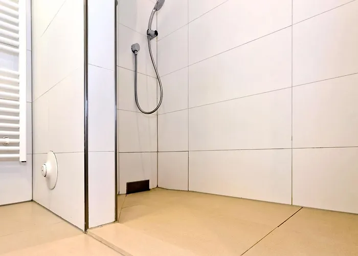 Alte Liebe, Ra208 Lejlighed